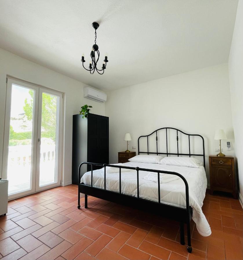 Il Casale Dei Calanchi Bed & Breakfast Aliano Exterior photo